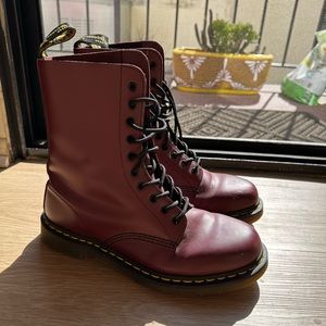 Dr. Martens Women’s Burgundy Boots Sz 10 - 1460 Smooth Leather